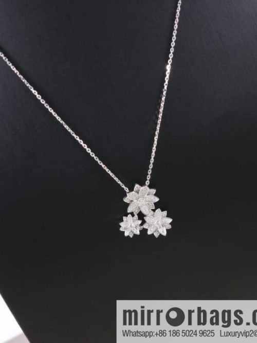 Van Cleef & Arpels lotus necklace