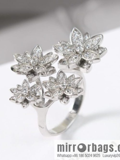 Van Cleef & Arpels lotus ring