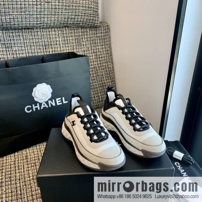 Black and white grid air unit heightening sneakers