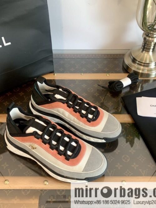 Chanel Xiaoxiang Contrast color to increase sneakers