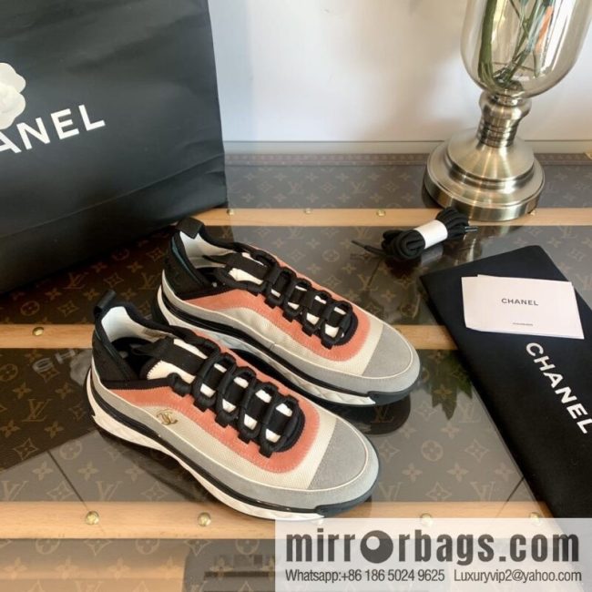 Chanel Xiaoxiang Contrast color to increase sneakers
