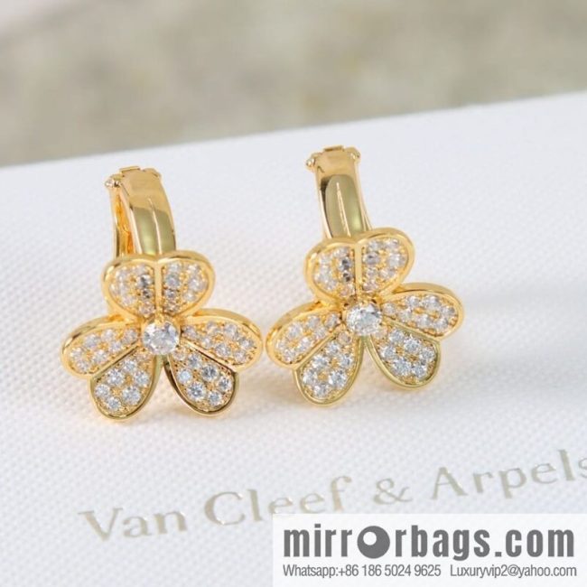 Van Cleef & Arpels Clover Earrings - Image 3