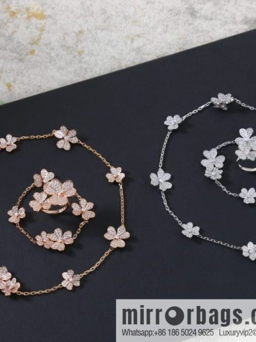 Van Cleef & Arpels Clover ☘️ necklace