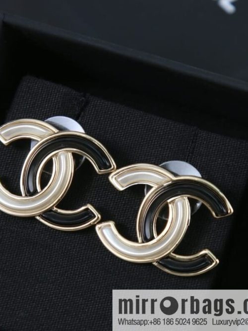 New ☑️ CHANEL Chanel c1 double c black and white stud earrings