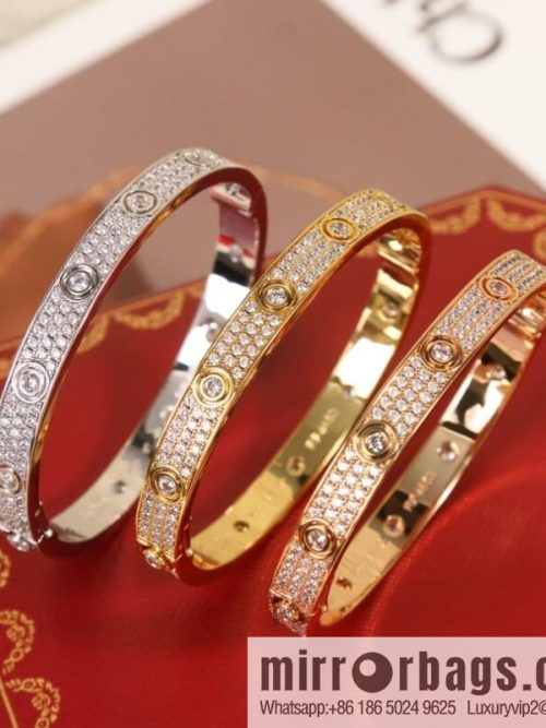 Cartier Classic Love Series Main Diamond Gypsy Bracelet
