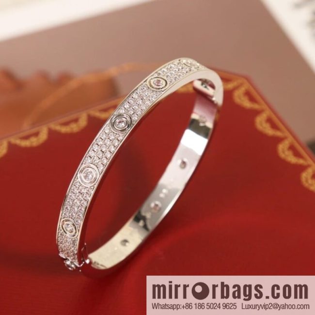 Cartier Classic Love Series Main Diamond Gypsy Bracelet - Image 3