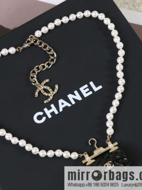 New ☑️ CHANEL Chanel double c hanger bag pearl necklace