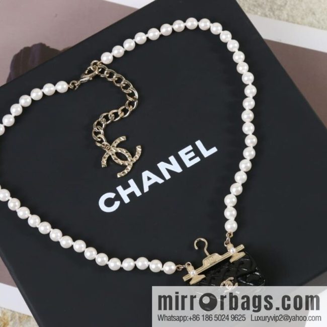 New ☑️ CHANEL Chanel double c hanger bag pearl necklace