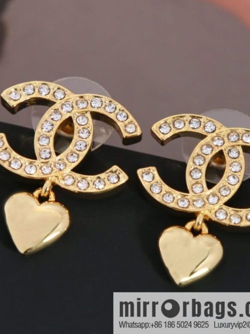 New ☑️ CHANEL Chanel c2 double C full diamond peach heart love stud earrings