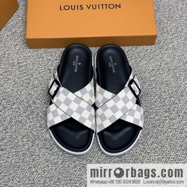 LV/Louis Vuitton men\'s sandals with classic PVC and black outsoles