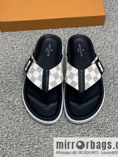 LV/Louis Vuitton men\'s sandals with classic PVC and black outsoles