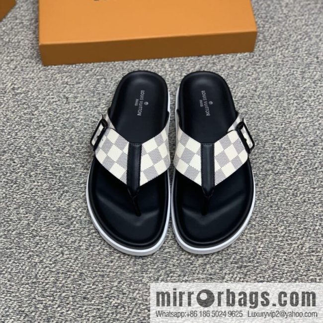 LV/Louis Vuitton men\'s sandals with classic PVC and black outsoles