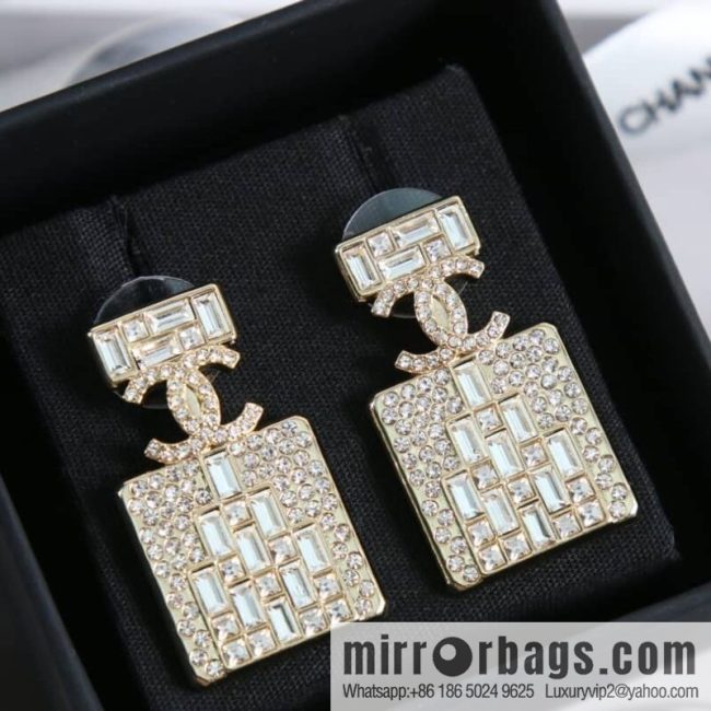 New ☑️ CHANEL Chanel c2 double c full diamond perfume bottle stud earrings