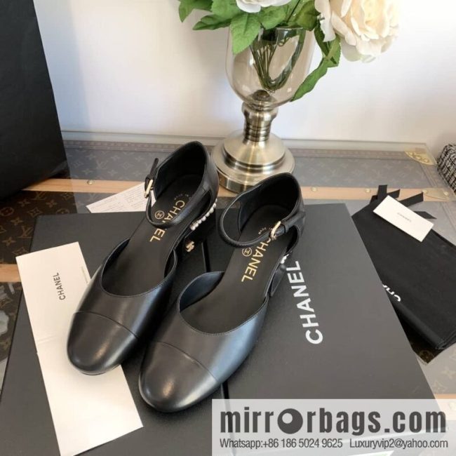 Chanel Xiaoxiang Color matching hollow Mary Jane shoes - Image 2