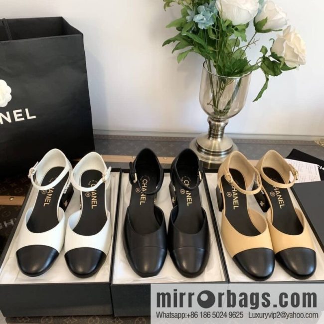 Chanel Xiaoxiang Color matching hollow Mary Jane shoes