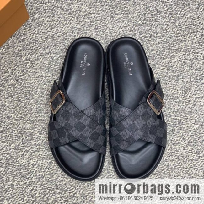 LV/Louis Vuitton features classic PVC men\'s sandals with black outsoles - Image 9