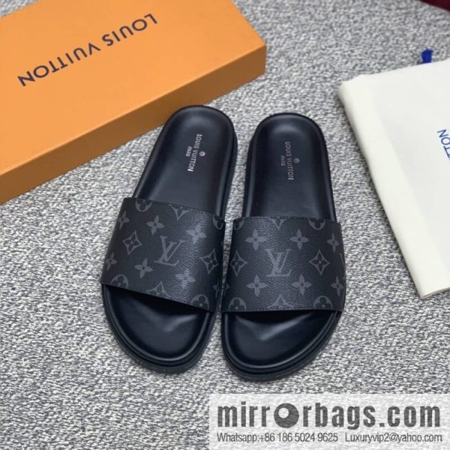 LV/Louis Vuitton features classic PVC men\'s sandals with black outsoles - Image 5