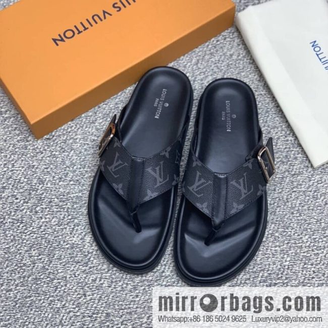 LV/Louis Vuitton features classic PVC men\'s sandals with black outsoles - Image 2