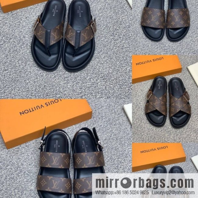 LV/Louis Vuitton uses classic PVC with black outsoles to form men\'s sneakers