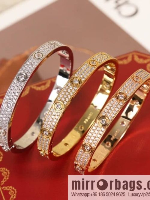 Cartier Classic Love Series Main Diamond Gypsy Bracelet