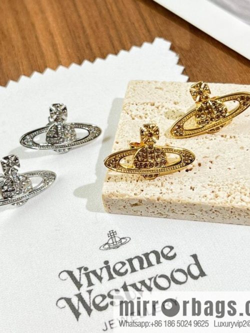 New ☑️ Vivienne Westwood Queen Mother Saturn earrings