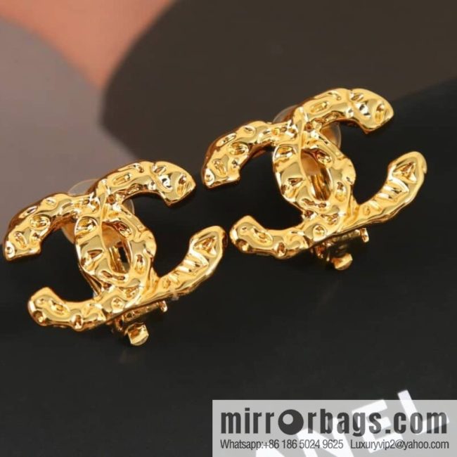 New ☑️ CHANEL Chanel medieval gold double c earrings