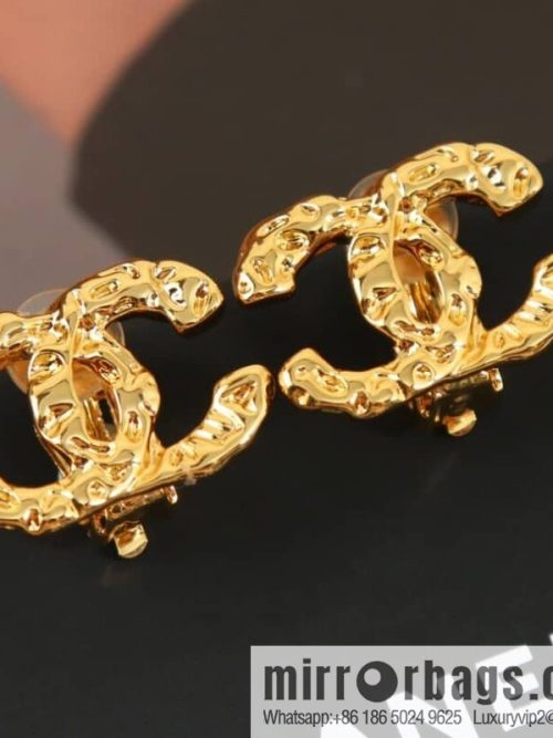 New ☑️ CHANEL Chanel medieval gold double c earrings