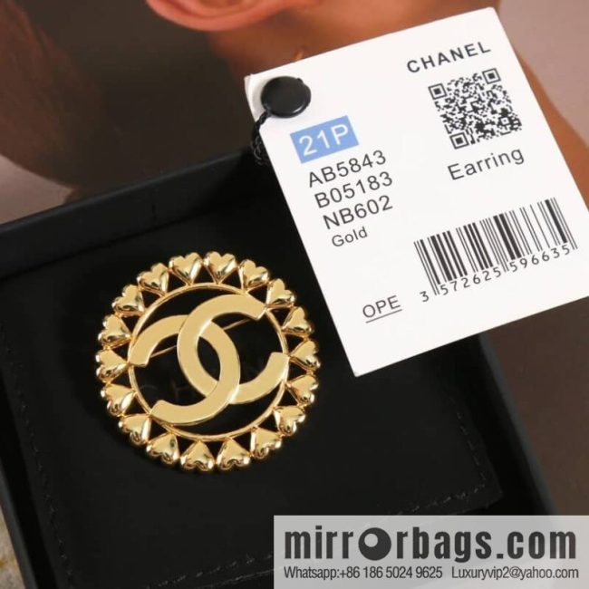Code 1367425 new ☑️ CHANEL Chanel gold round double c peach heart brooch