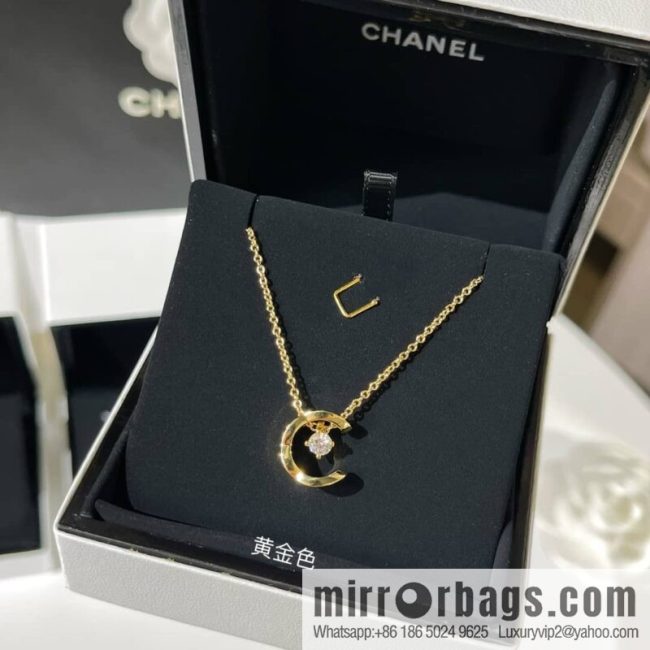 New ☑️ CHANEL Chanel 2022 coco crush series water ice moon, moon necklace - Image 2