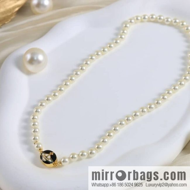 New ☑️ Vivienne Westwood Queen Mother Saturn pearl magnetic snap magnet necklace bracelet - Image 2