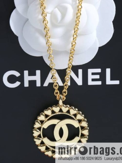 New ☑️ CHANEL Chanel double c gold peach heart love round long necklace