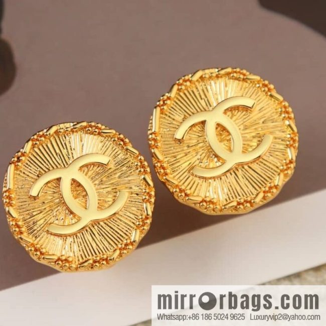New ☑️ CHANEL Chanel double c gold medieval round earrings