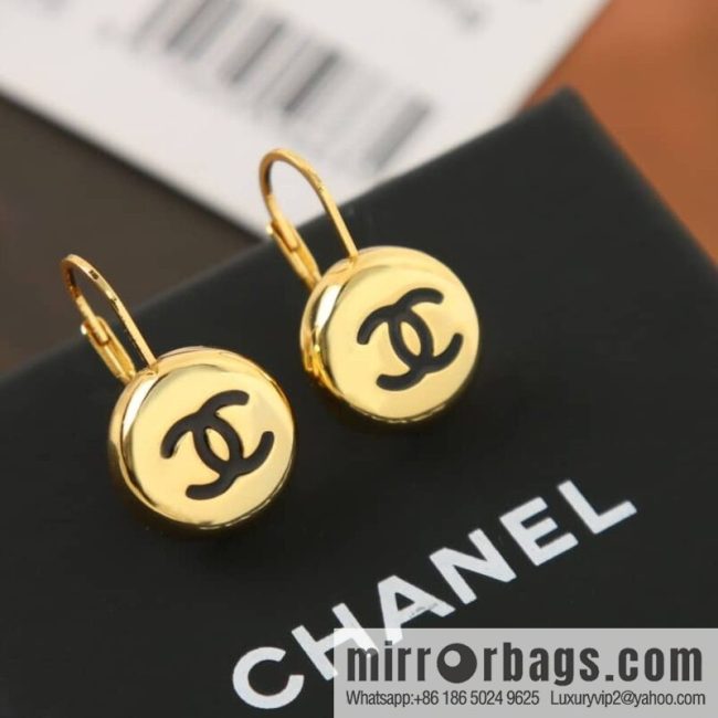 New ☑️ CHANEL Chanel double c gold small golden bean stud earrings