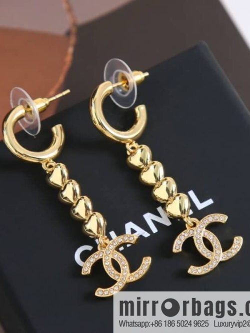 New ☑️ CHANEL Chanel c3 double c love peach heart stud earrings