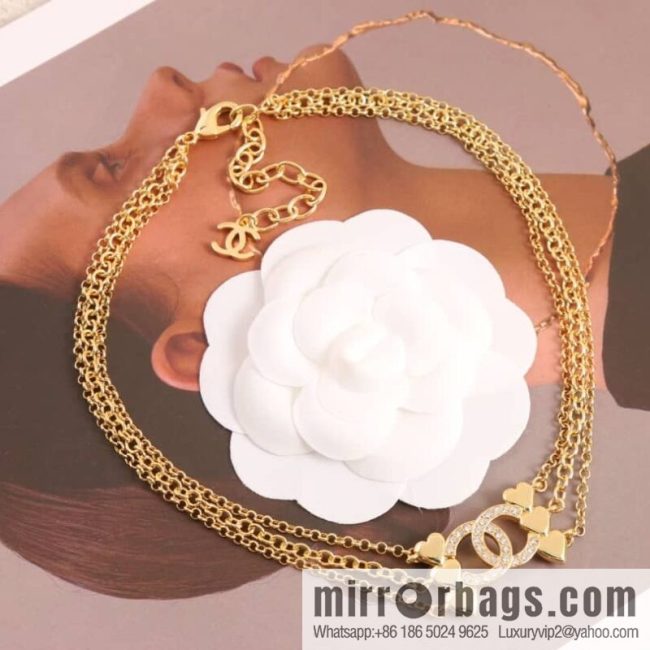 New ☑️ CHANEL Chanel gold double c love peach heart three-layer necklace