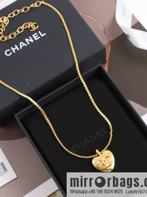 New ☑️ CHANEL Chanel gold double c love peach heart necklace