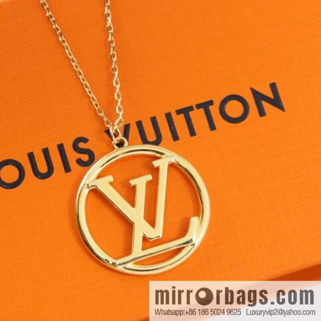 Louis Vuitton Louis Vuitton LV letter round necklace