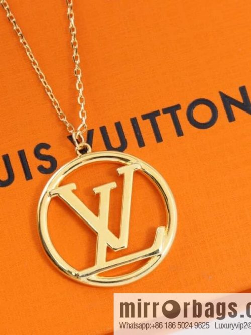 Louis Vuitton Louis Vuitton LV letter round necklace