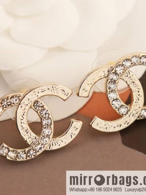 New ☑️ CHANEL Chanel c1 double c half diamond stud earrings