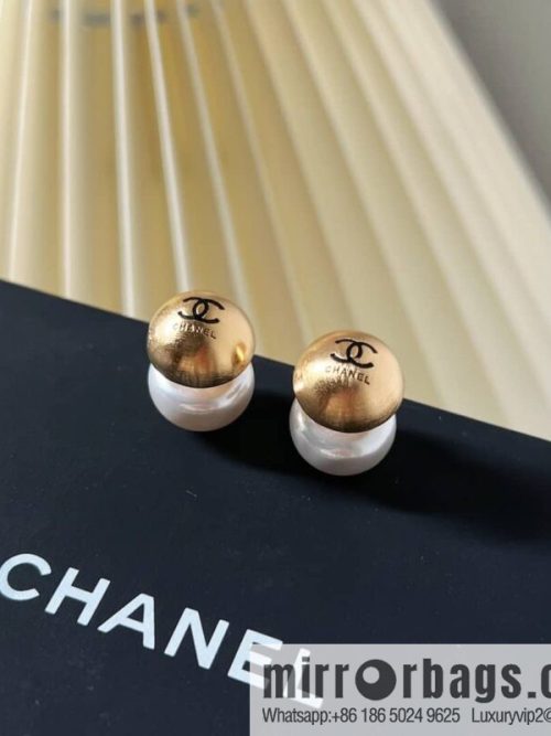 New ☑️ CHANEL Chanel gold pearl stud earrings
