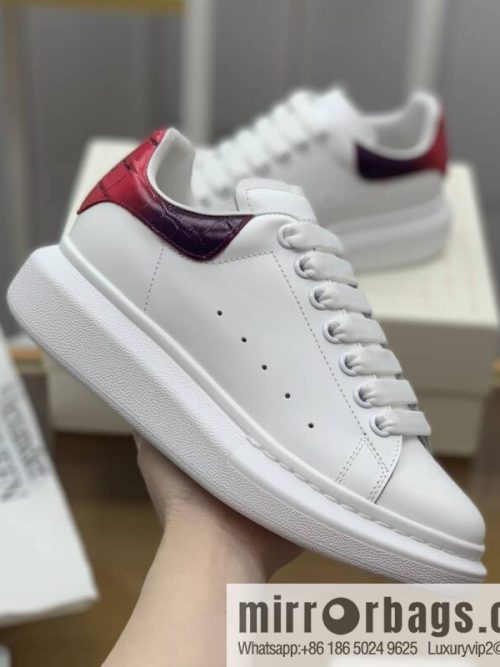 McQueen [MQ gradual change red crocodile pattern tail] upgraded version MQ~ Unisex sneakers of the same style