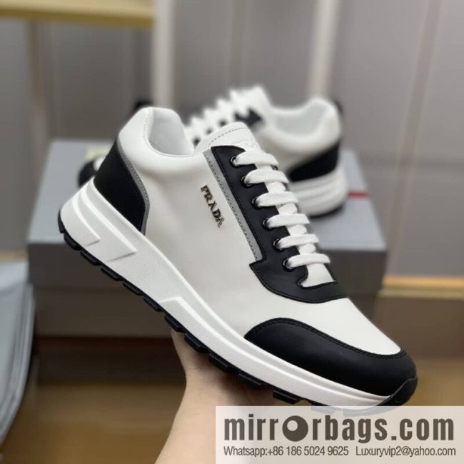 PRADA Prada uses soft leather (fabric), tongue embossed logo letters men\'s sneakers