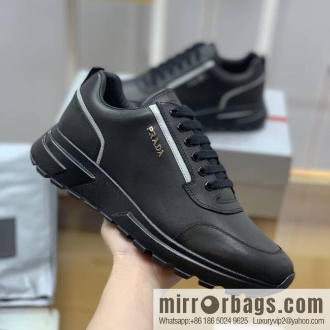 PRADA Prada uses soft leather (fabric), tongue embossed logo letters men\'s sneakers