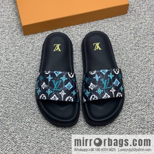 LV/Louis Vuitton features classic PVC men\'s sandals with black outsoles