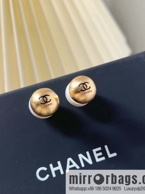 CHANEL Chanel gold pearl stud earrings