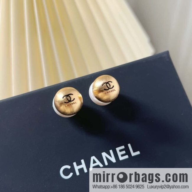 CHANEL Chanel gold pearl stud earrings