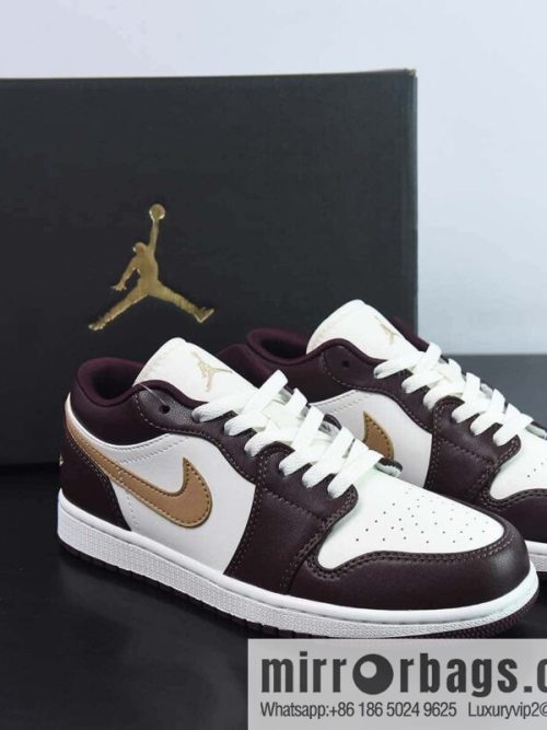 Air Jordan 1 Low AJ1 Mocha, Coffee, Low Top Vintage Basketball Shoes DC0774-200
