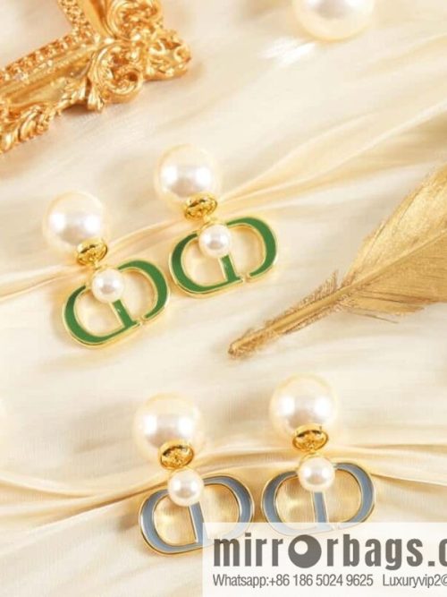 New ☑️ DIOR Dior size pearl CD stud earrings