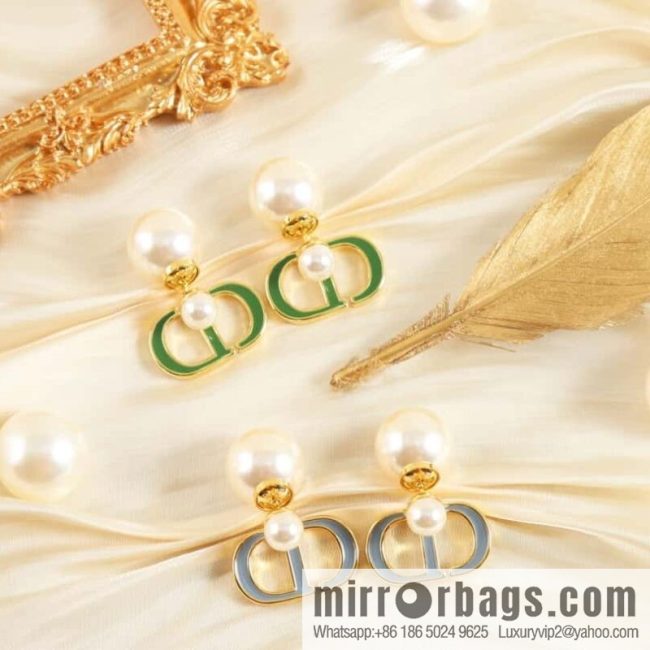 New ☑️ DIOR Dior size pearl CD stud earrings
