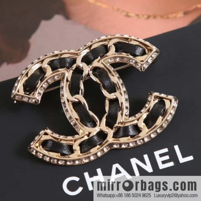 New ☑️ CHANEL Chanel double c black leather rope with drill brooch